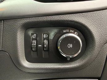 Vauxhall Astra 1.6 CDTi BlueInjection Design Euro 6 (s/s) 5dr