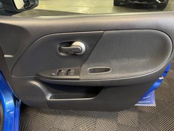 Nissan Note 1.6 16V Tekna Auto Euro 4 5dr