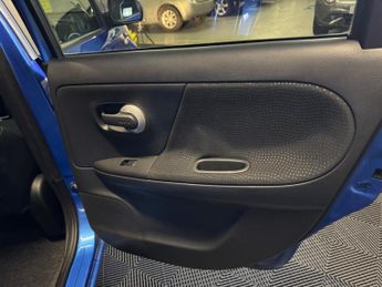 Nissan Note 1.6 16V Tekna Auto Euro 4 5dr