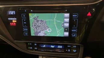 Toyota Auris 1.8 VVT-h Icon Tech Hatchback 5dr Petrol Hybrid CVT Euro 6 (s/s)