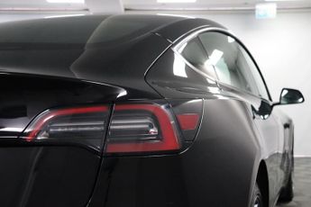 Tesla Model 3 Auto RWD 4dr