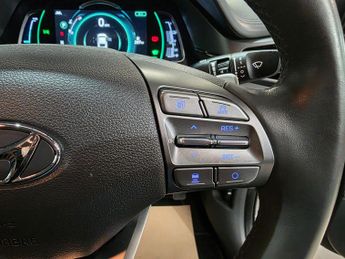 Hyundai IONIQ 1.6 h-GDi Premium DCT Euro 6 (s/s) 5dr