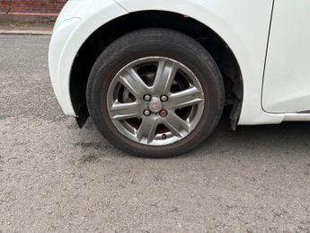 Toyota iQ 1.0 VVT-i 2 Euro 5 3dr