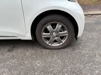 Toyota iQ 1.0 VVT-i 2 Euro 5 3dr