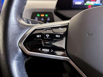 Volkswagen ID.3 Pro Performance 58kWh Family Hatchback 5dr Electric Auto (204 ps