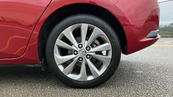 Toyota Auris 1.8 VVT-h Excel CVT Euro 6 (s/s) 5dr