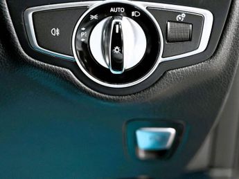 MERCEDES-BENZ GLC 2.1 GLC250d AMG Line (Premium Plus) SUV 5dr Diesel G-Tronic 4MAT