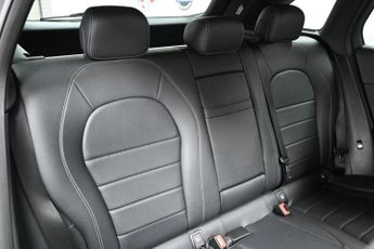 MERCEDES-BENZ GLC 2.1 GLC250d AMG Line (Premium Plus) SUV 5dr Diesel G-Tronic 4MAT