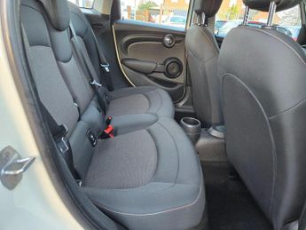 MINI Hatch 1.5 Cooper Auto Euro 6 (s/s) 5dr