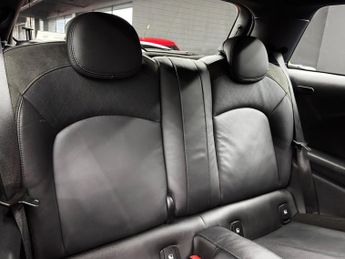 MINI Hatch 2.0 Cooper S Sport Steptronic Euro 6 (s/s) 3dr