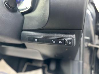 Toyota Corolla 1.8 VVT-h Design CVT Euro 6 (s/s) 5dr