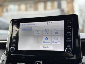 Toyota Corolla 1.8 VVT-h Design CVT Euro 6 (s/s) 5dr