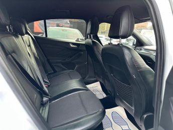 Ford Focus 1.0T EcoBoost ST-Line X Auto Euro 6 (s/s) 5dr