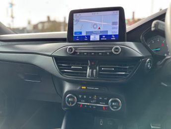 Ford Focus 1.0T EcoBoost ST-Line X Auto Euro 6 (s/s) 5dr