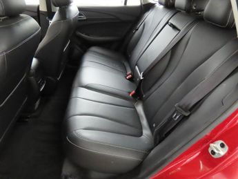 MG MG5 61.1kWh Exclusive Long Range Auto 5dr