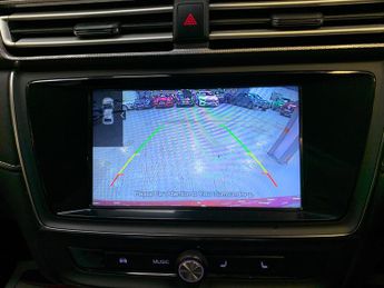 MG MG5 61.1kWh Exclusive Long Range Auto 5dr