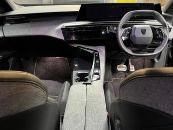 Peugeot E-3008 73kWh GT Auto 5dr