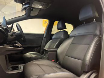MG MG4 64kWh Trophy Long Range Auto 5dr