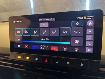 MG MG4 64kWh Trophy Long Range Auto 5dr