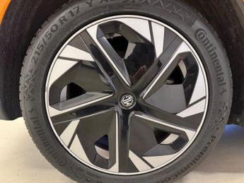 MG MG4 64kWh Trophy Long Range Auto 5dr