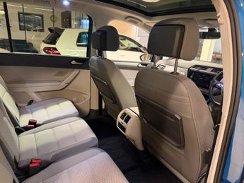 Volkswagen Touran 2.0 TDI SE Family DSG Euro 6 (s/s) 5dr