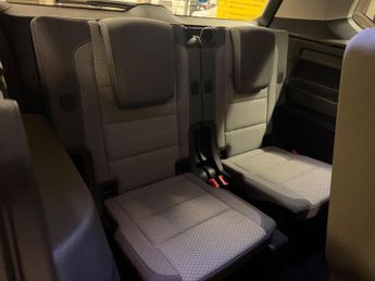 Volkswagen Touran 2.0 TDI SE Family DSG Euro 6 (s/s) 5dr