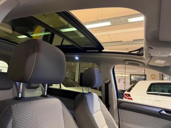 Volkswagen Touran 2.0 TDI SE Family DSG Euro 6 (s/s) 5dr