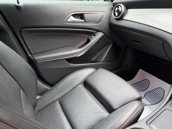 Mercedes-Benz GLA 2.1 GLA220d AMG Line (Premium) 7G-DCT 4MATIC Euro 6 (s/s) 5dr