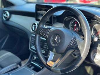 Mercedes-Benz GLA 1.6 GLA180 Urban Edition 7G-DCT Euro 6 (s/s) 5dr