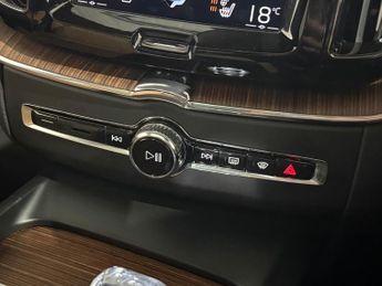 Volvo XC60 2.0 B5 MHEV Inscription Pro Auto AWD Euro 6 (s/s) 5dr