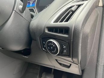 Ford Focus 1.6 Titanium Powershift Euro 6 5dr