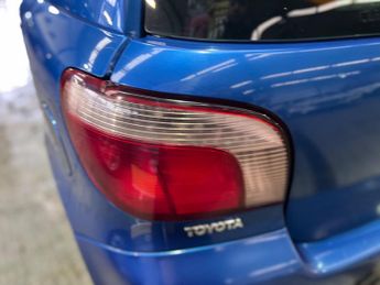 Toyota Yaris 1.0 VVT-i 16v GLS 5dr