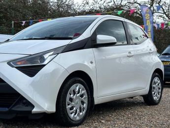 Toyota AYGO 1.0 VVT-i x-play x-shift Euro 6 5dr