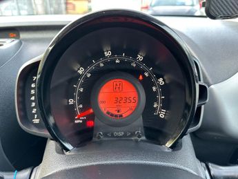 Toyota AYGO 1.0 VVT-i x-play x-shift Euro 6 5dr