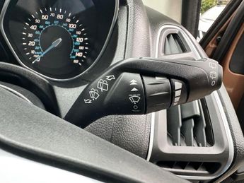 Ford Focus 1.6 Zetec Powershift Euro 5 5dr