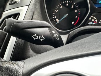 Ford Focus 1.6 Zetec Powershift Euro 5 5dr