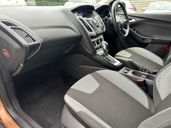 Ford Focus 1.6 Zetec Powershift Euro 5 5dr