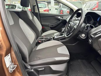 Ford Focus 1.6 Zetec Powershift Euro 5 5dr