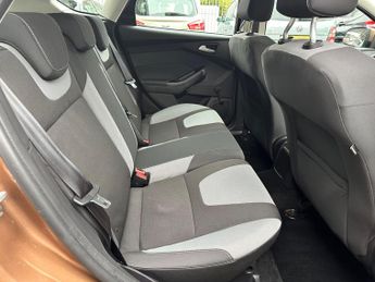 Ford Focus 1.6 Zetec Powershift Euro 5 5dr