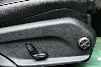 Mercedes-Benz E Class 2.0 E300de 13.5kWh AMG Line G-Tronic+ Euro 6 (s/s) 5dr