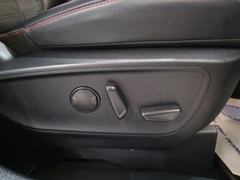 Ford Kuga 2.5 EcoBoost Duratec 14.4kWh ST-Line CVT Euro 6 (s/s) 5dr