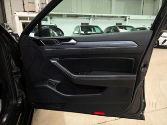 Volkswagen Passat 1.5 TSI EVO R-Line Saloon 4dr Petrol DSG Euro 6 (s/s) (150 ps)