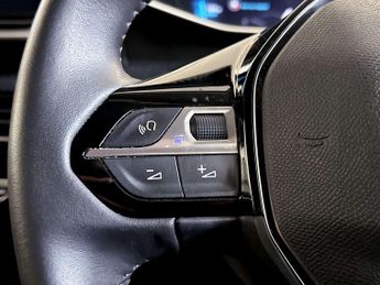 Peugeot E-208 50kWh Allure Premium + Hatchback 5dr Electric Auto (7kW Charger)