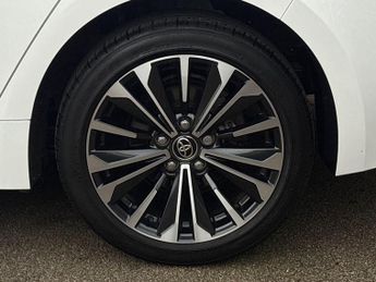 Toyota Corolla 1.8 VVT-h Design Hatchback 5dr Petrol Hybrid CVT Euro 6 (s/s) (1