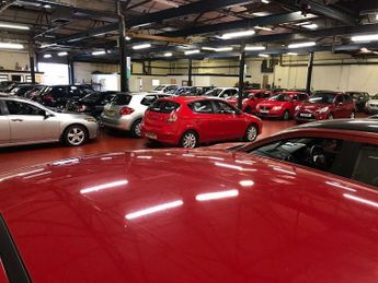 Volkswagen Golf 2.0 TSI R (Leather) Hatchback 5dr Petrol DSG 4Motion Euro 5 (270