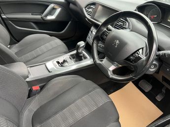 Peugeot 308 SW 1.2 PureTech Allure EAT Euro 6 (s/s) 5dr