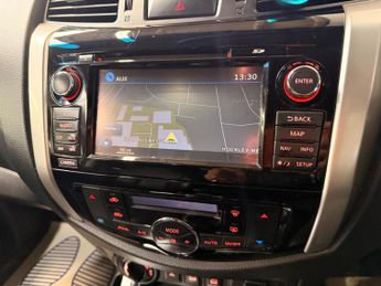 Nissan Navara 2.3 dCi Tekna Pickup Double Cab 4dr Diesel Auto 4WD Euro 5 (190 