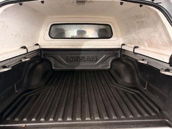 Nissan Navara 2.3 dCi Tekna Pickup Double Cab 4dr Diesel Auto 4WD Euro 5 (190 