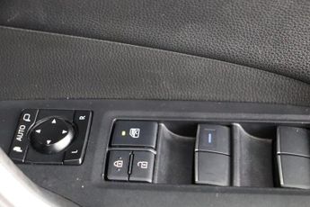 Toyota RAV4 2.5 VVT-h Design CVT 4WD Euro 6 (s/s) 5dr