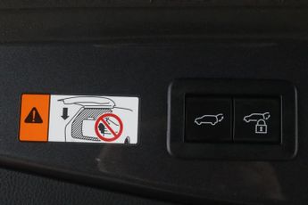 Toyota C-HR 2.0 VVT 13.6kWh Design CVT Euro 6 (s/s) 5dr